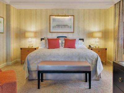 Intercontinental By Ihg Hotel